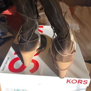 Stunning Michael Kors winter boots